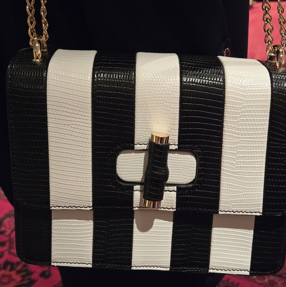 NWT Black and white shoulder bag - Picture 11 of 13